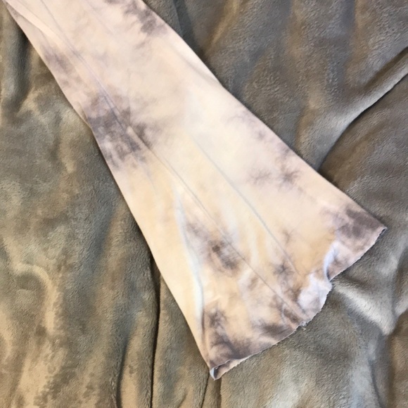American Eagle tie dye long sleeve grey top - Picture 3 of 4